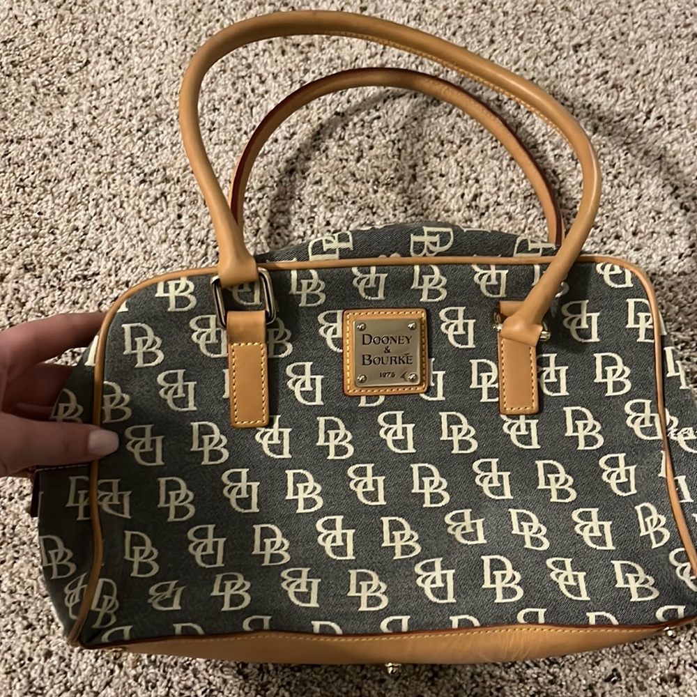 Dooney & Bourke purse